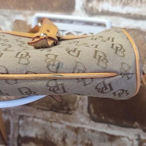 Dooney Bourke bag - Picture 6 of 10